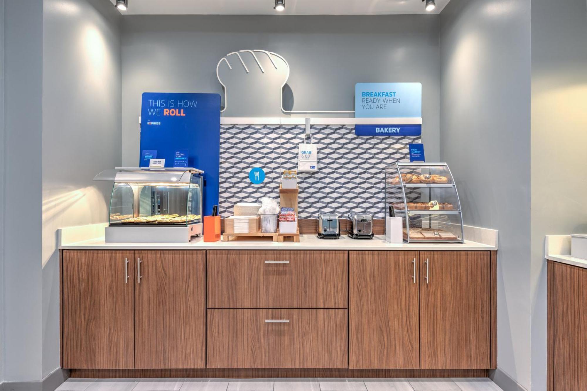 Holiday Inn Express & Suites Austin Airport East By Ihg Exteriör bild